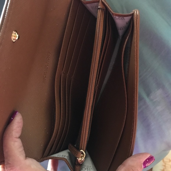 ❤️🎊MK Large Wallet🎊❤️ - Picture 3 of 6